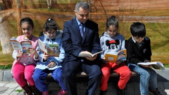 Kütüphane Haftası etkinlikleri kapsamında Turgutluda Kitabını Al Gel okuma etkinliği düzenledi.