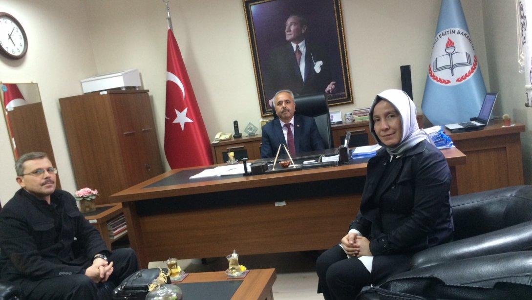 İlçemiz Turgutlu Anadolu İmam Hatip Lisesi Müdürü Varol ÖZTÜRK ve Yasemin BAĞRIYANIK İlçe Milli Eğitim Müdürü Mehmet ÖLMEZ´i ziyaret etti.