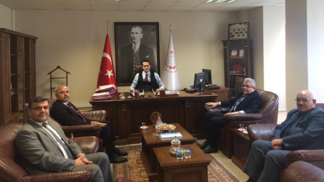 İlçe Milli Eğitim Müdürümüz Mehmet ÖLMEZ ve Şube Müdürlerimiz Turgutlu Başsavcımız Abdusselam ESEN´i ziyaret ettiler.