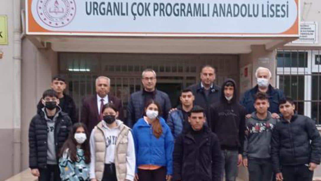 İlçe Milli Eğitim Müdürümüz Mehmet ÖLMEZ ve emekli Fen Lisesi Müdürü Tahsin BOZKURT ile birlikte Urganlı Çok Programlı Lisesini ziyaret etti.
