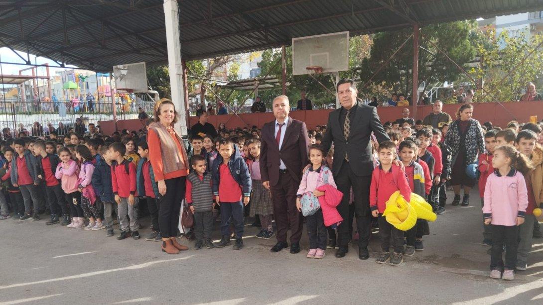 İlçe Milli Eğitim Müdürümüz Mehmet ÖLMEZ, TEV-Cemile ve Samiye Bayar İlkokuluna Müdür olarak atanan Uğur BAYAR'ı Müdür Yardımcılarını ziyaret etti